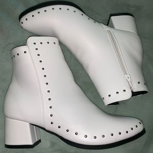 New qupid white booties size 6.5